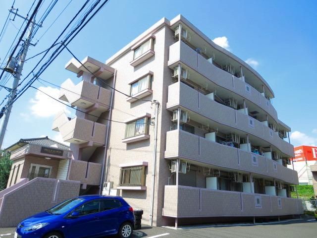 建物外観　～特急停車駅で通勤通学に便利な幸せ～