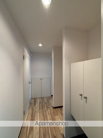 ソルヴェール舟入本町の玄関写真