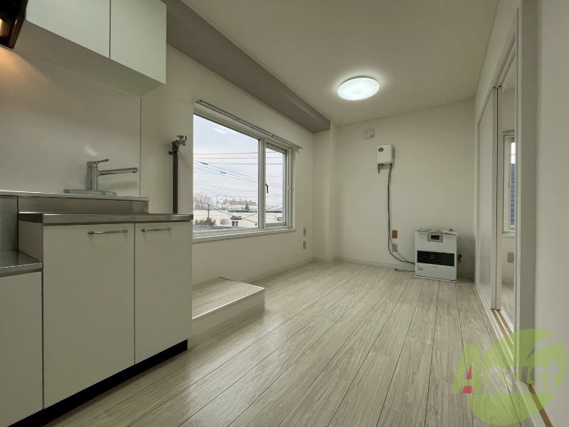 居室・リビング　広くてキレイなお部屋が広がっていて、充実した生活が送れそう。