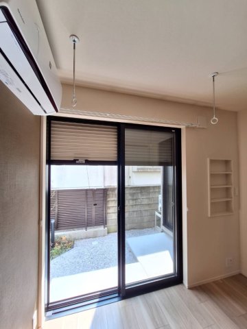 セキュリティ　防犯シャッター＆室内物干しフック