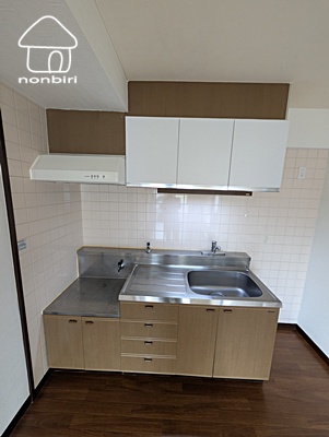 キッチン　ガスコンロは用意する必要があります