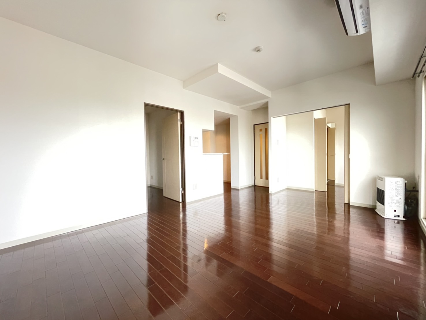 居室・リビング　※他号室のお写真です