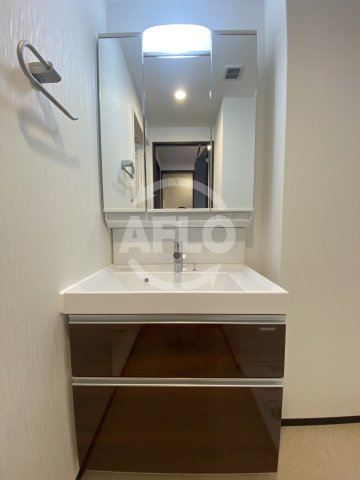 洗面設備　プレジオ弁天町　独立洗面台