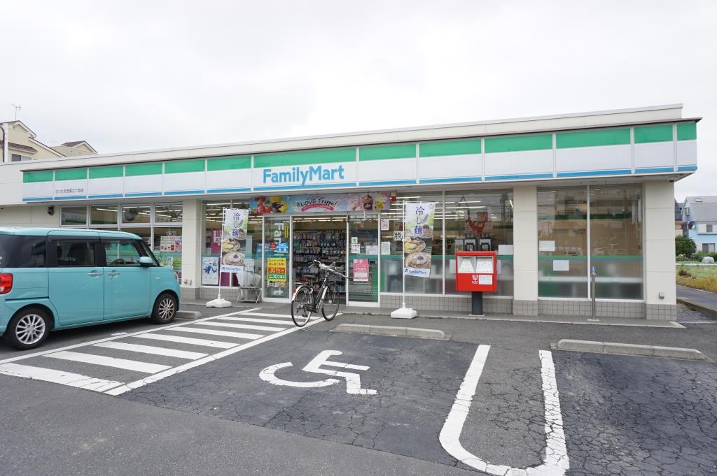 コンビニ　ファミリーマート さいたま西堀九丁目店（コンビニ）まで663m