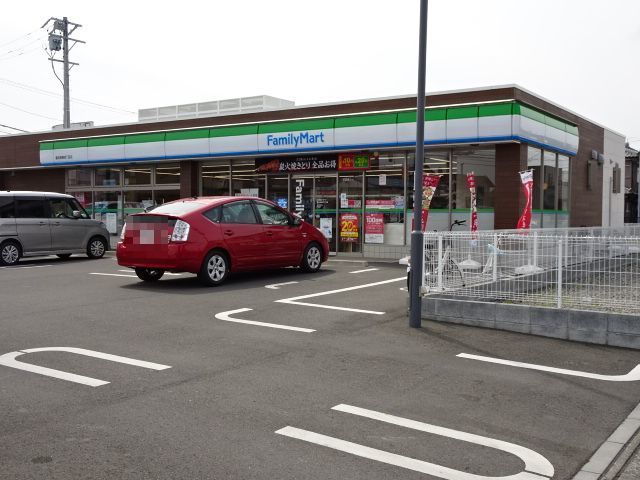 コンビニ　ファミリーマート　高柳４丁目店（コンビニ）まで550m