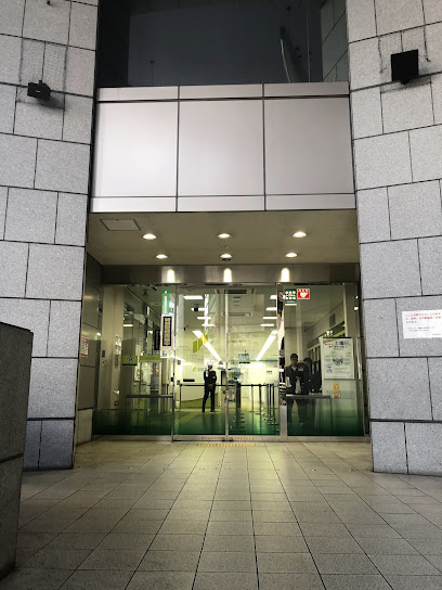 銀行　三井住友銀行（銀行）まで728m