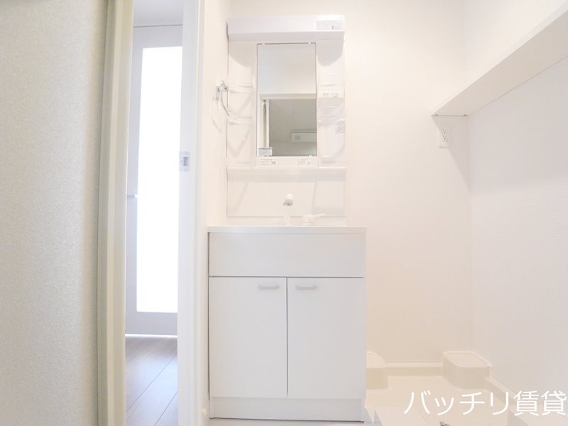 洗面設備　シャンプードレッサー付き洗面台