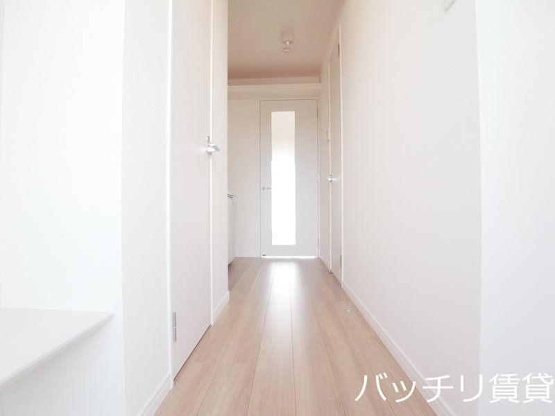 玄関　お問い合わせはバッチリ賃貸までお気軽に