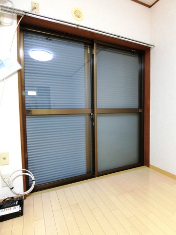 セキュリティ　雨戸