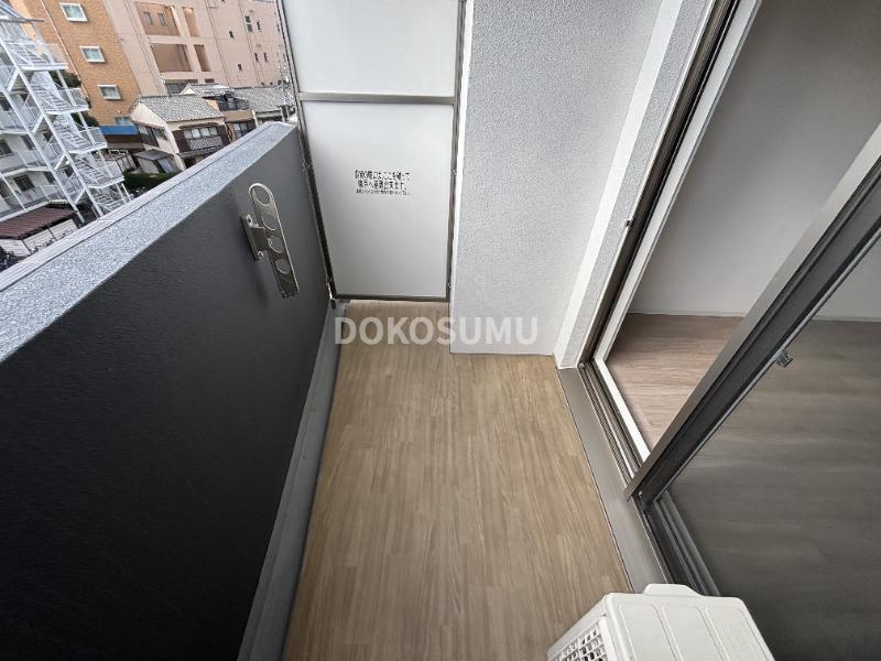 バルコニー　心地よい風と光を感じる、暮らしの楽しみが広がる場所。