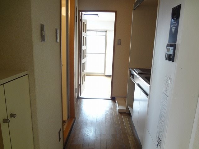 玄関　同物件別部屋