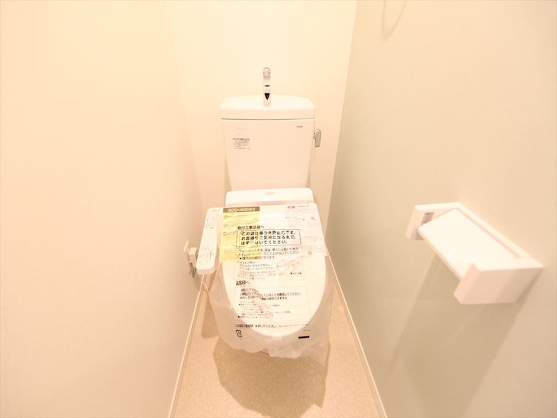 トイレ　温水洗浄便座付トイレ
