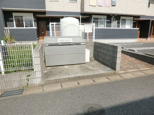 その他　ゴミ捨て場も敷地内にございます。