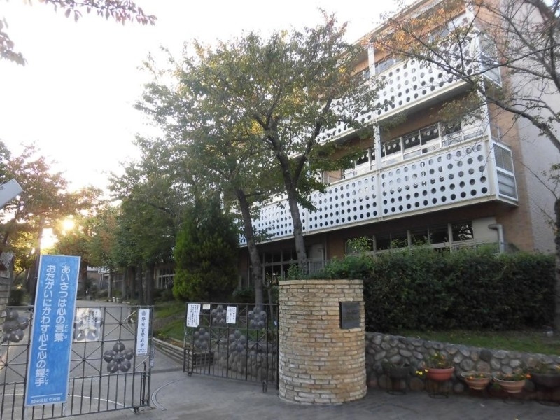 小学校　芦屋市立宮川小学校（小学校）まで400m