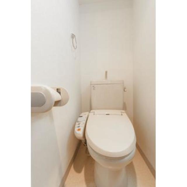 トイレ　※写真は同タイプ住戸です。