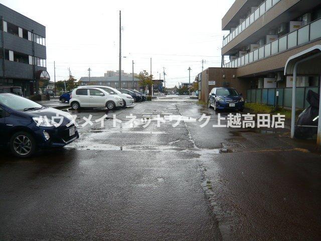 駐車場　駐車場