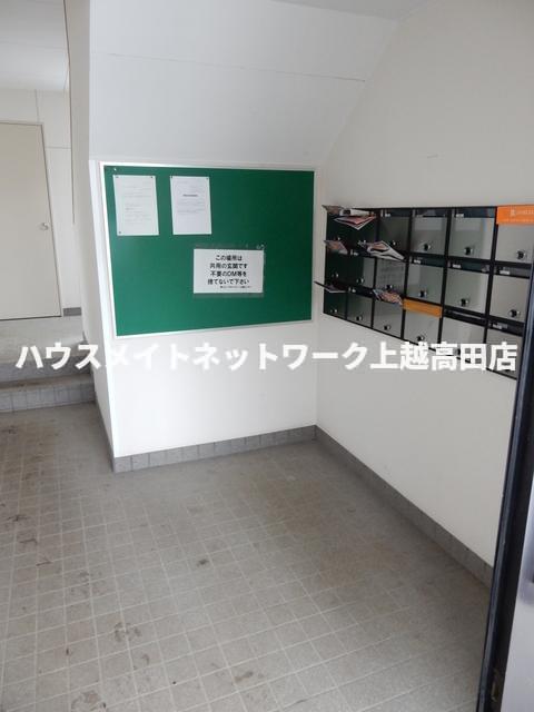 ロビー　掲示板・郵便受け