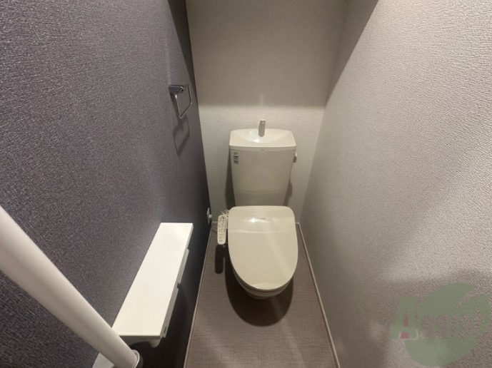 トイレ　温水洗浄便座付きのトイレは、使用しやすくうれしいですね。