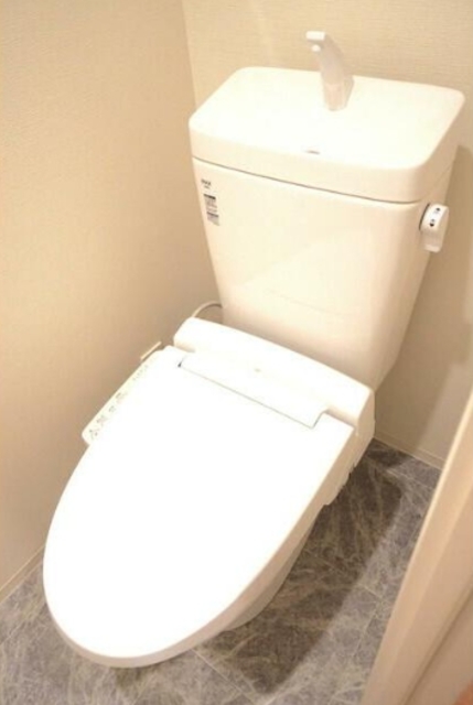 トイレ　同仕様参考写真