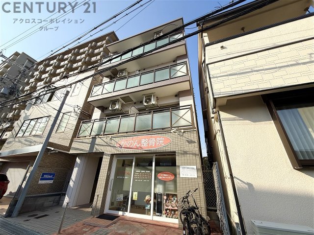 建物外観　オートロック・防犯カメラ付きで安心♪