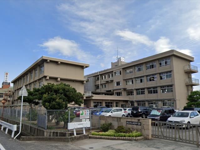 中学校　城東中学校（中学校）まで385m