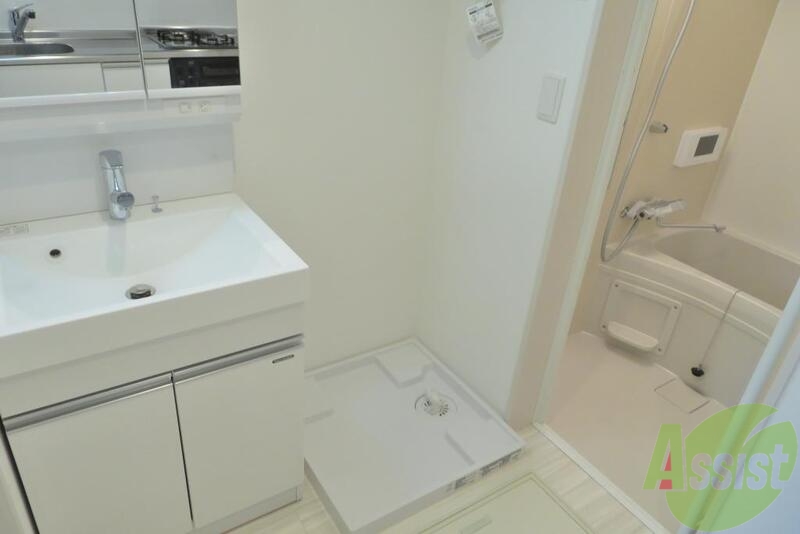 洗面設備　シャンプードレッサーになっております。使いやすい間取りです