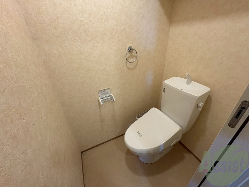 トイレ　トイレにウォシュレットが付いてるのは嬉しいですね。
