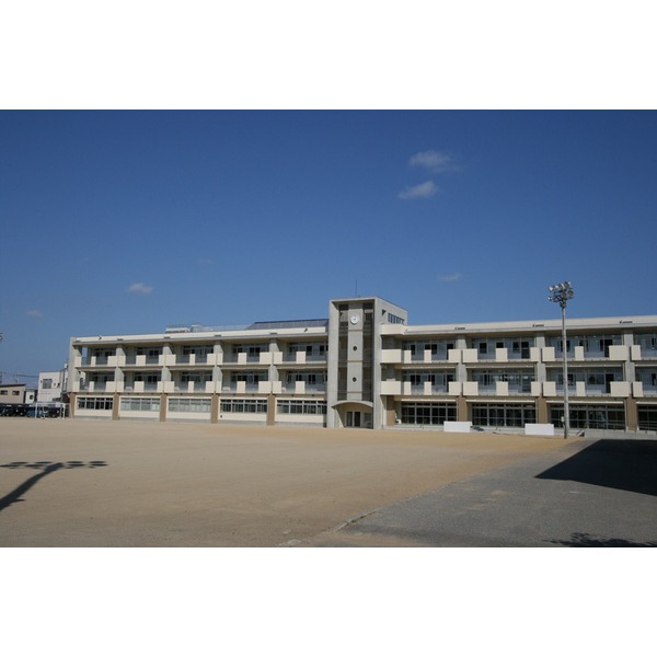 小学校　富山市立藤ノ木小学校（小学校）まで802m