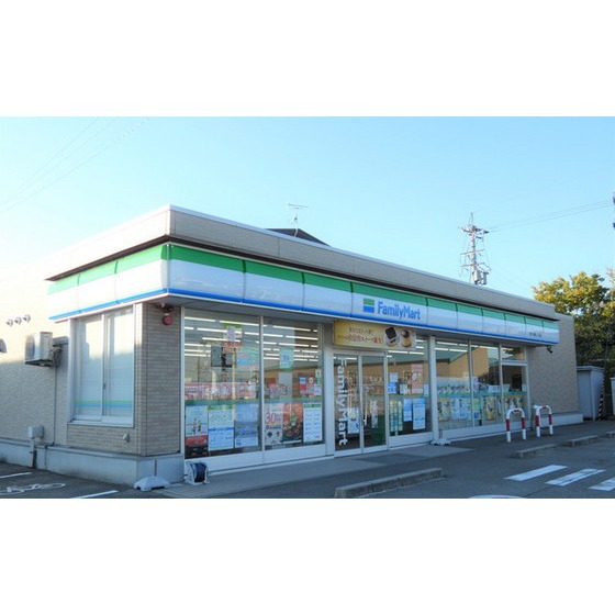 コンビニ　ファミリーマート野々市郷二丁目店（コンビニ）まで512m