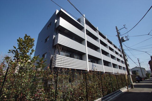 建物外観　「インターネット無料」のマンションですよ。