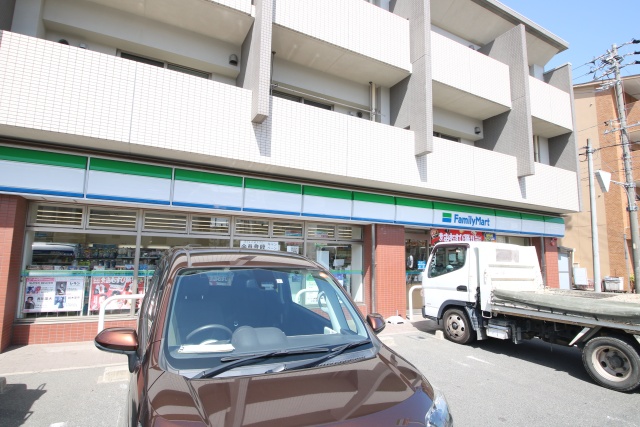コンビニ　ファミリーマート　瑞穂北原三丁目店（コンビニ）まで300m