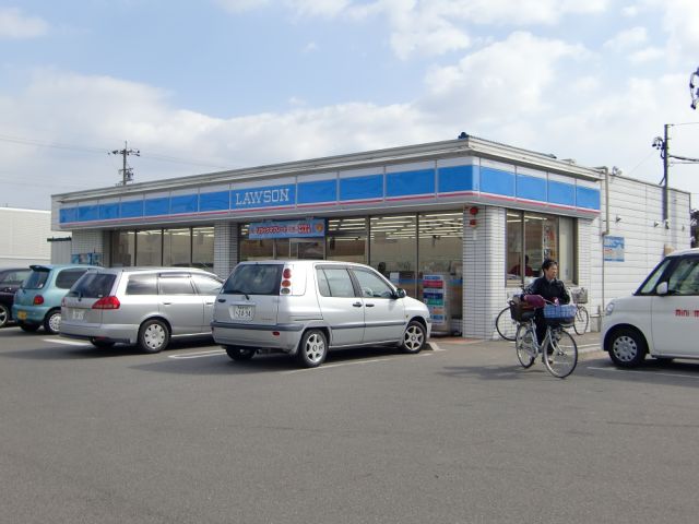 コンビニ　ローソン（コンビニ）まで530m