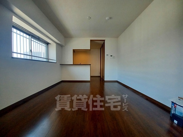 居室・リビング　同マンション別部屋