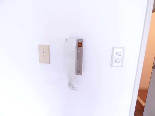セキュリティ　オートロックインターホン付いています。