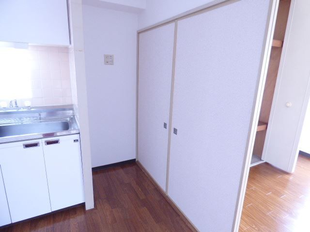 その他　冷蔵庫置き場です。