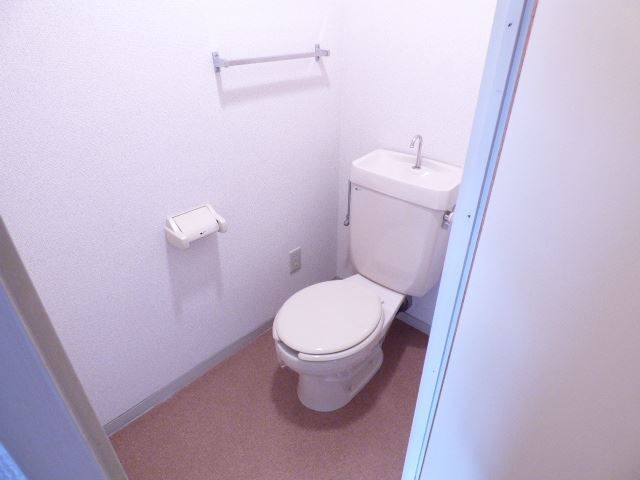 トイレ　清潔感のあるトイレです。
