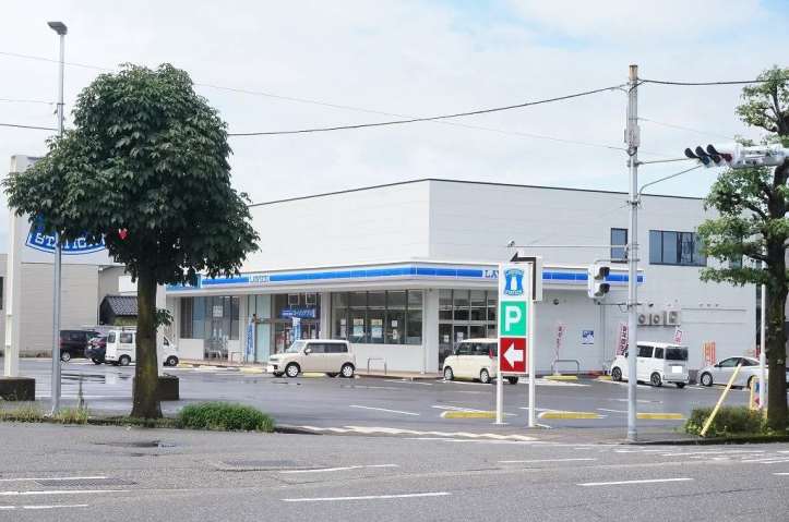 コンビニ　ローソン（コンビニ）まで331m