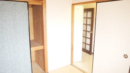 収納　北側和室から廊下側