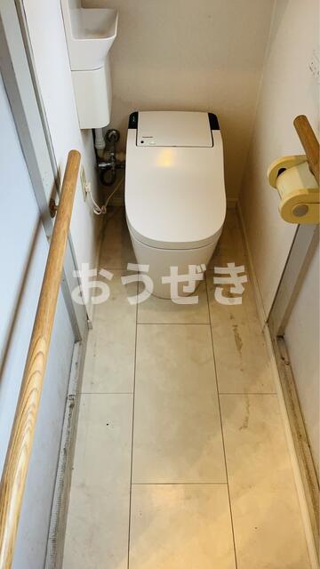 トイレ　タンクレスだから場所を取らず…?