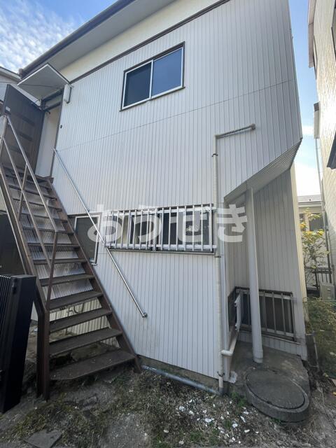 建物外観　外階段ありプライバシーが守ら…?