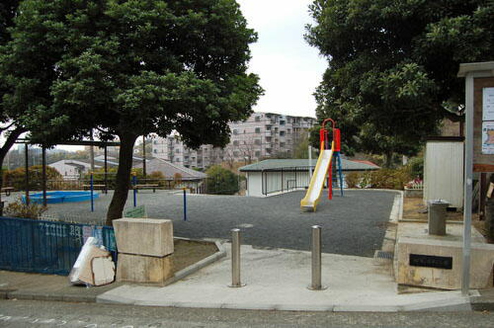 公園　初音ヶ丘公園（公園）まで30m