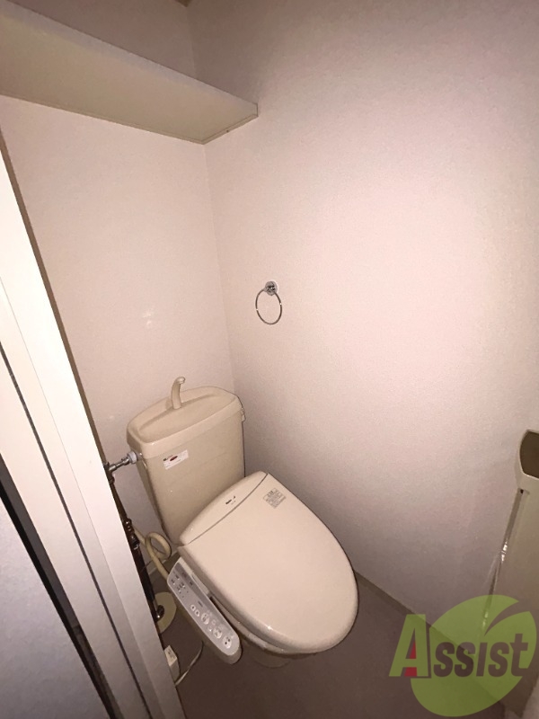 トイレ　トイレは温水洗浄便座となっており、快適に使えます。
