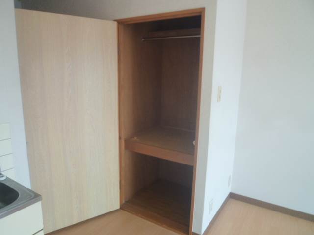 収納　反転タイプ別室の写真です。現況を優先します。