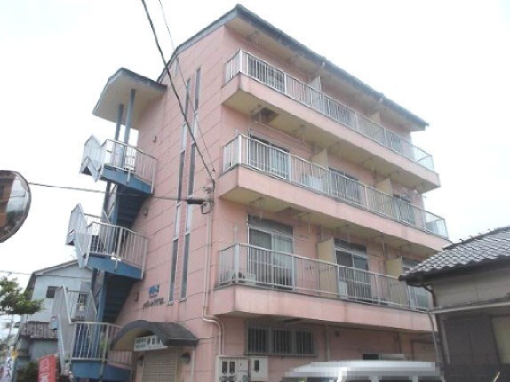 建物外観　現況が相違する場合は現況を優先致します。