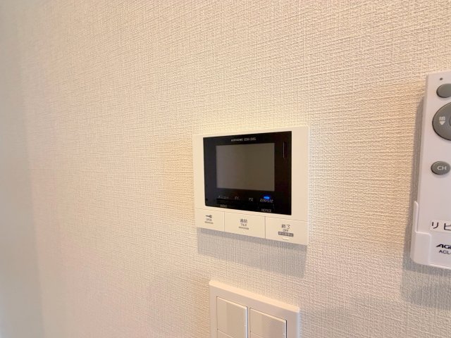 セキュリティ　TVモニターホンで来客が誰か確認してから開けて下さいね