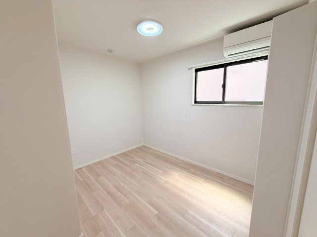 居室・リビング　どんな家具でも合わせやすいですよ。