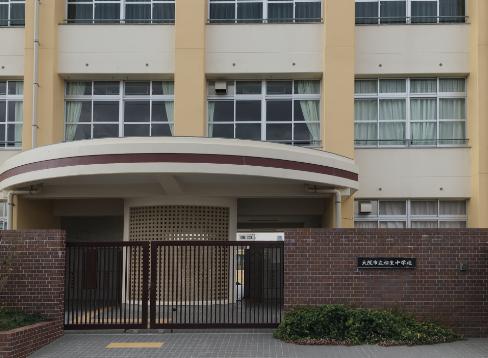 中学校　大阪市立相生中学校（中学校）まで858m