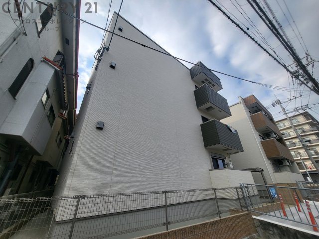 建物外観　オートロック付きで安心！宅配BOX付きで便利！