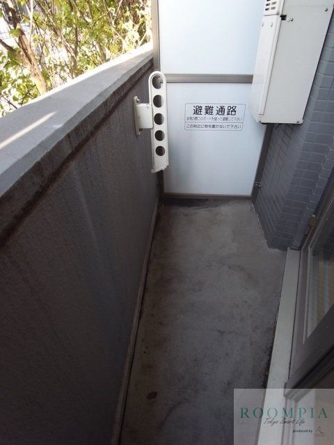 バルコニー　同タイプの別のお部屋です。