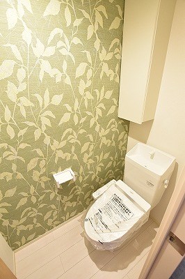 トイレ　温水洗浄便座付き